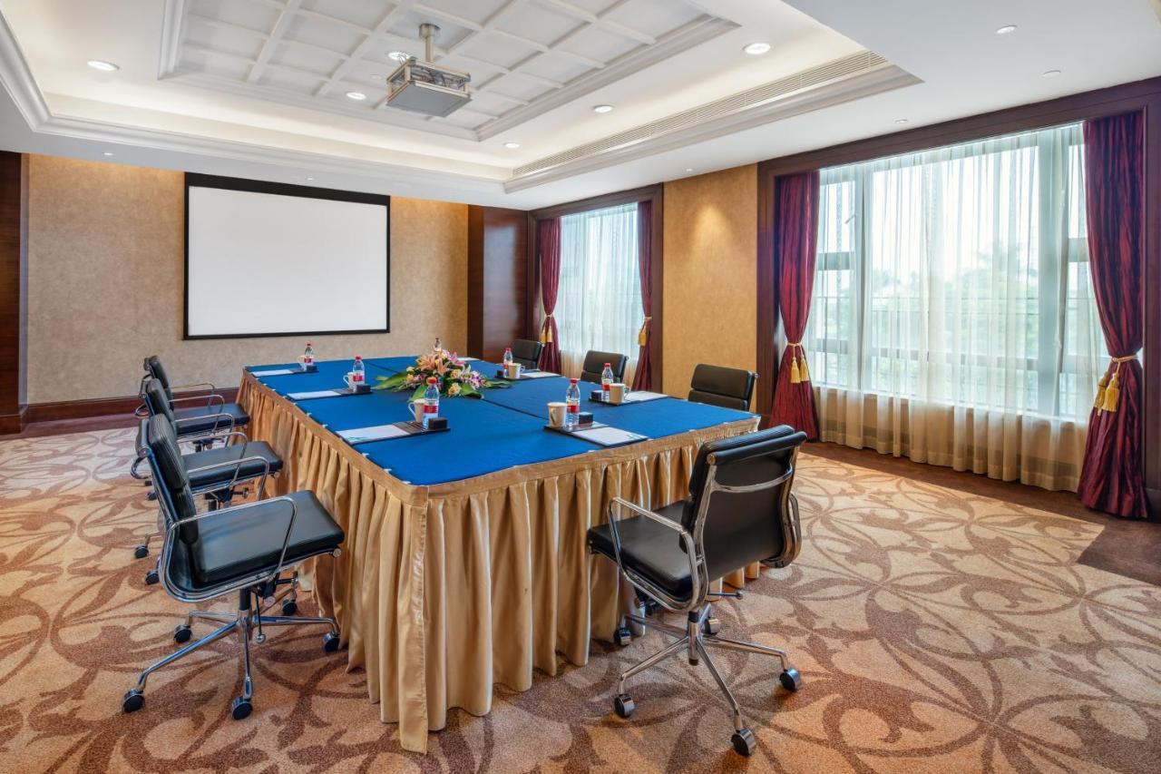 Holiday Inn Guangzhou Airport Zone Экстерьер фото